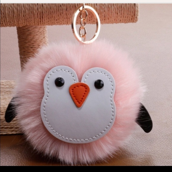 🆕 Rose Gold Puffy Pink Penguin Keychain - Picture 1 of 3